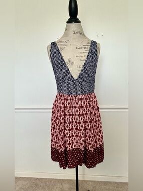 La Vie en Roses Navy Blue and Red Floral Print Dress
